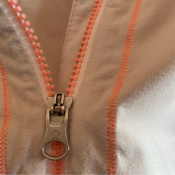 LULULEMON Run: Beach Runner Jacket size 4 - Picture 13 of 14